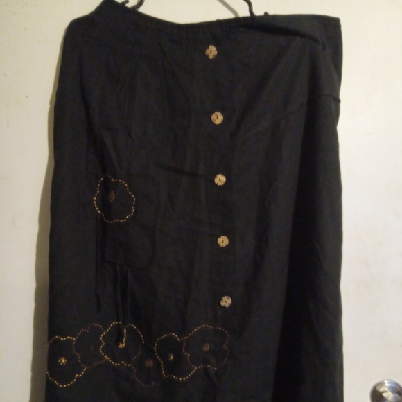 Linen - Picture 2 of 4